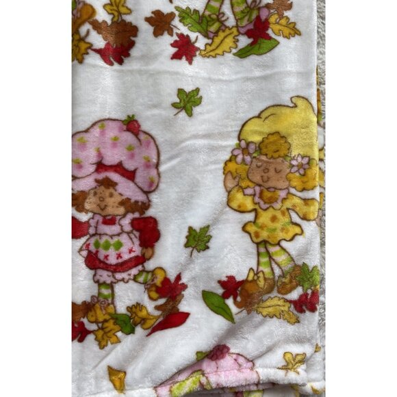 Strawberry Shortcake & Friends FALL  Autumn Soft Plush Throw Blanket 50 X 70” - Picture 8 of 16